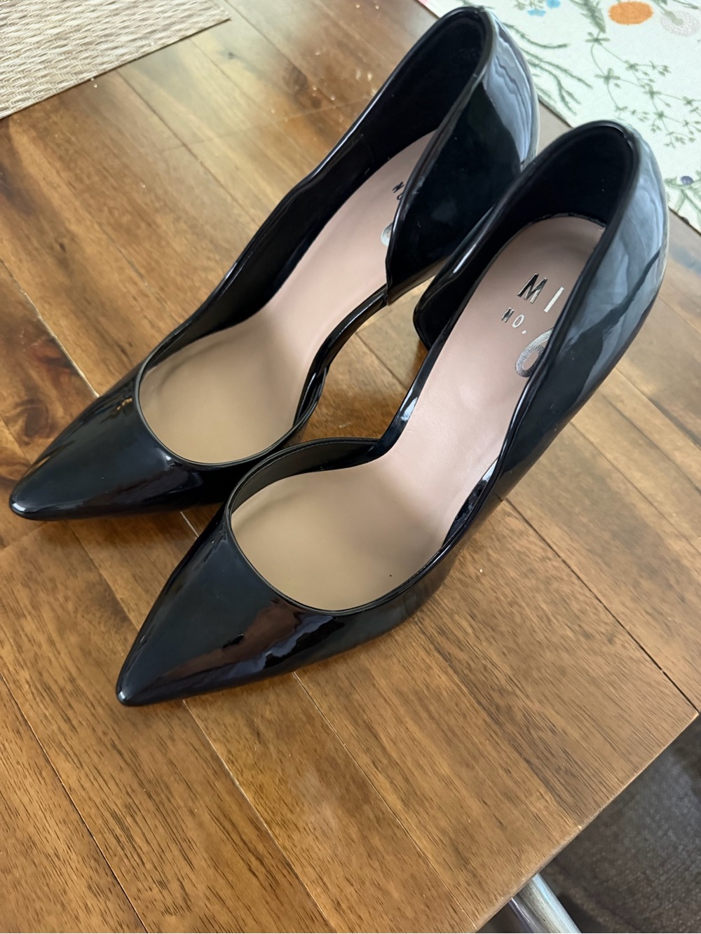 Black Patent Pointed-Toe Women's Heels, unused !